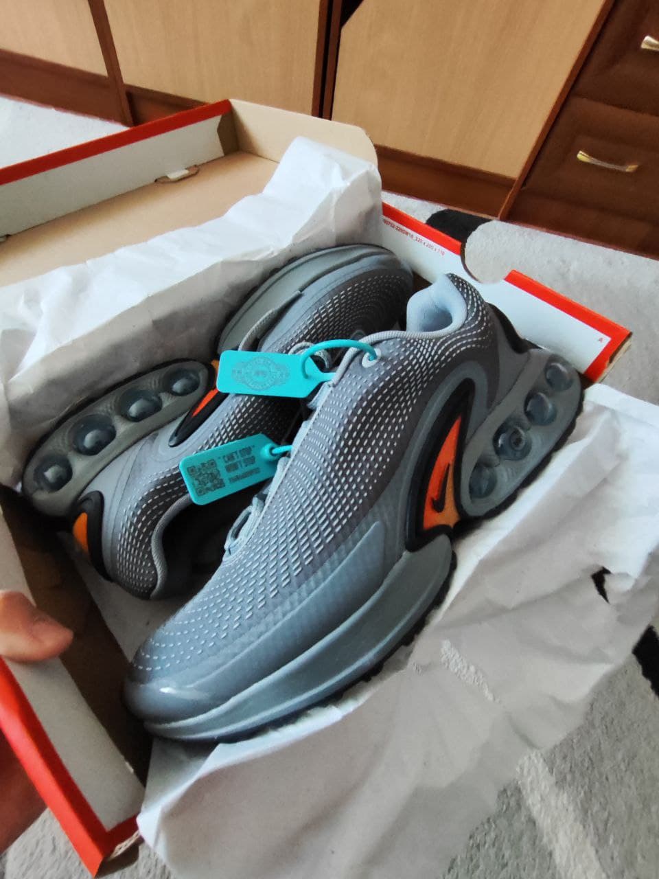 Спасибо Ubiverse Кроссовки пришли за 3 недели (это очень быстро) Отличный сервис