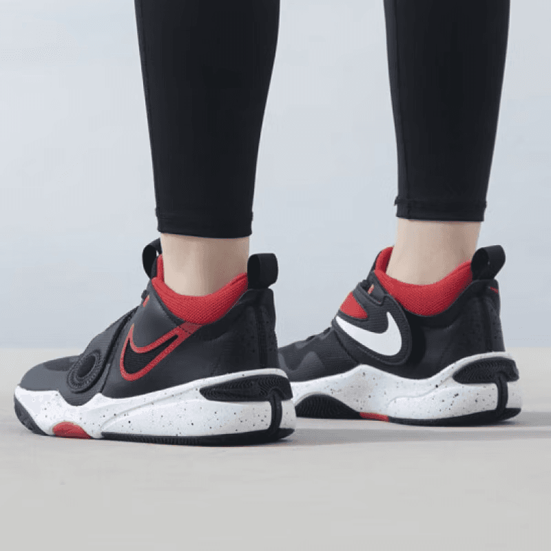 Nike Team Hustle D 11