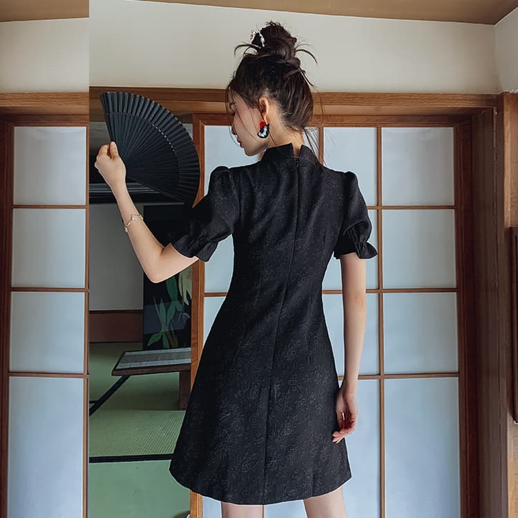 JK&JS Short Sleeved Black Stand Collar Moderate Short