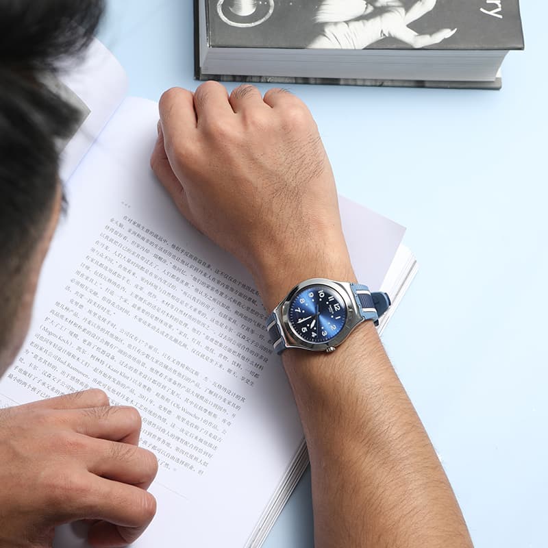 SWATCH Men 42.7mm Blue Watch YWS436