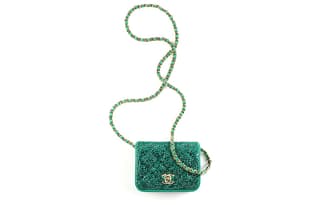 CHANEL 22A Early Autumn Sheepskin Material Gold Metal Crossbody Bag, Flap Bag Clutch Green