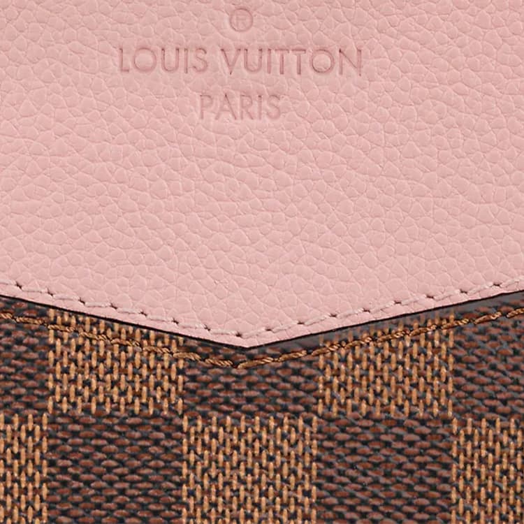 LOUIS VUITTON Clutches