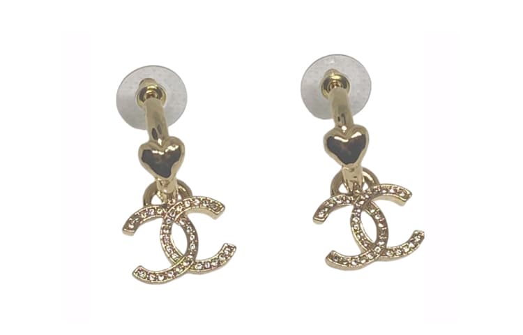 CHANEL Cc Logo Heart Drop Earrings Gold