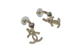 CHANEL Cc Logo Heart Drop Earrings