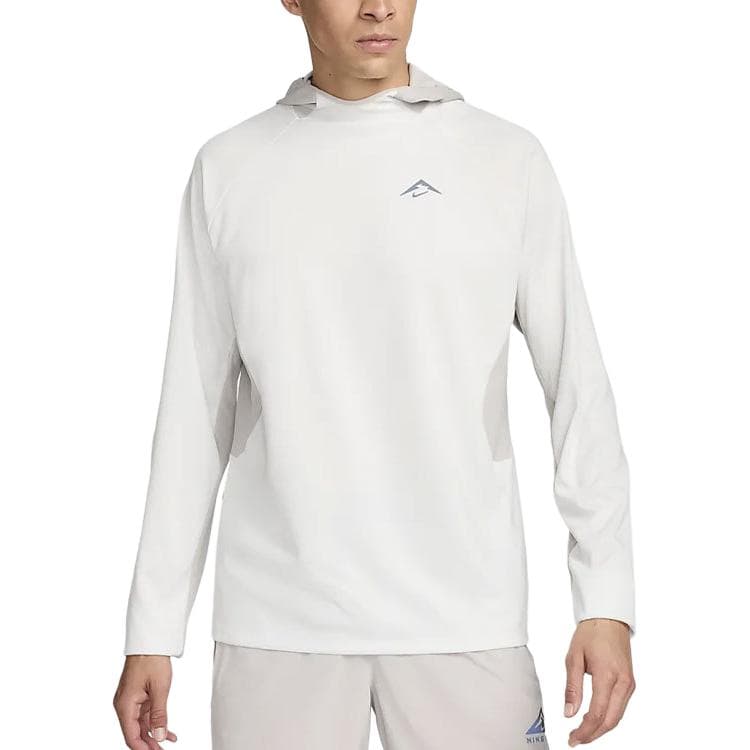 Nike T Shirt Mountain Peak White