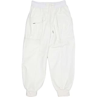 R13 White