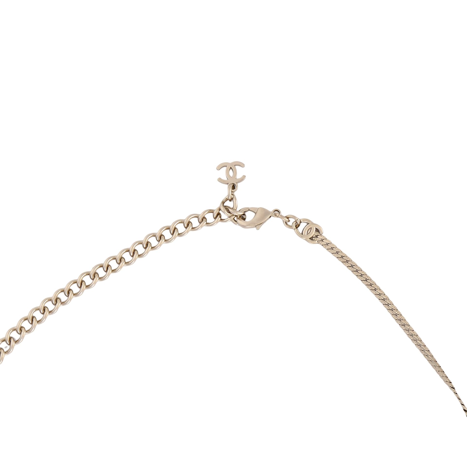 CHANEL Metal Necklaces Gold
