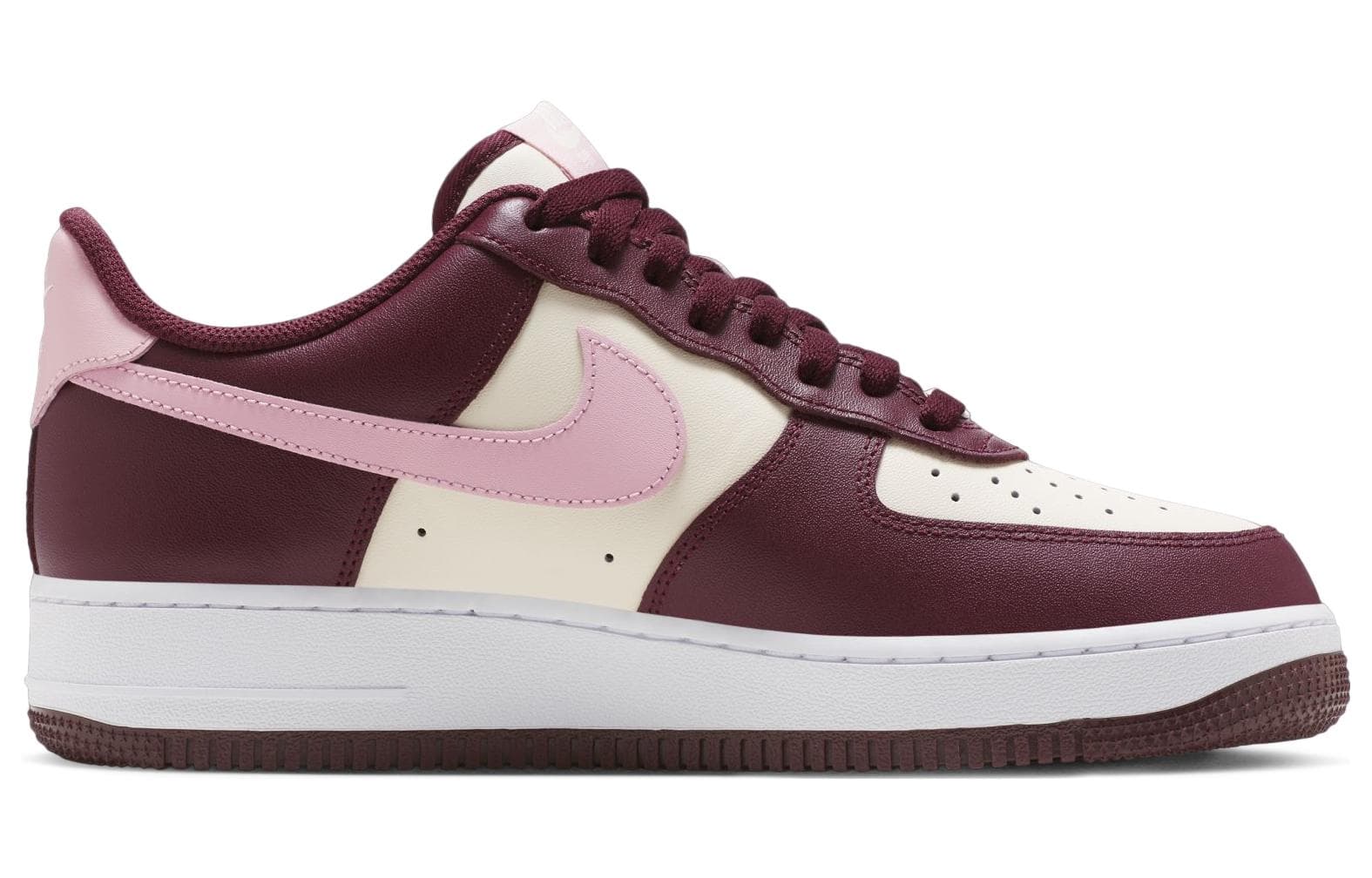 Nike Air Force 1 '07 Valentine's Day 2023