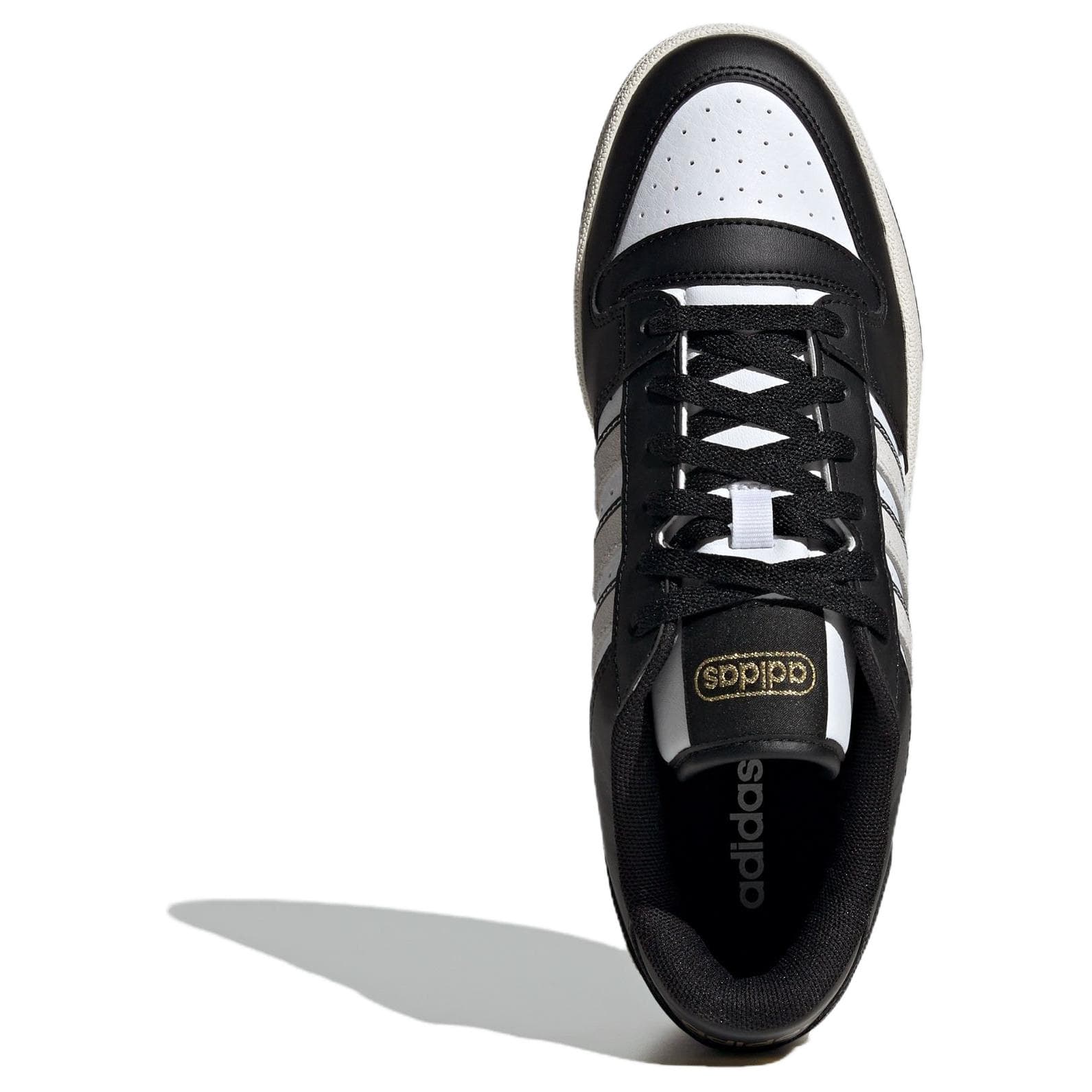 Adidas TURNAROUND