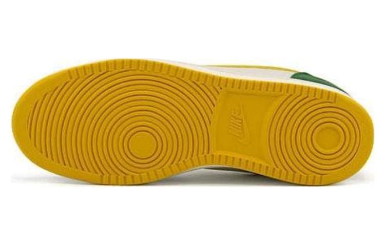 Nike Court Borough Premium