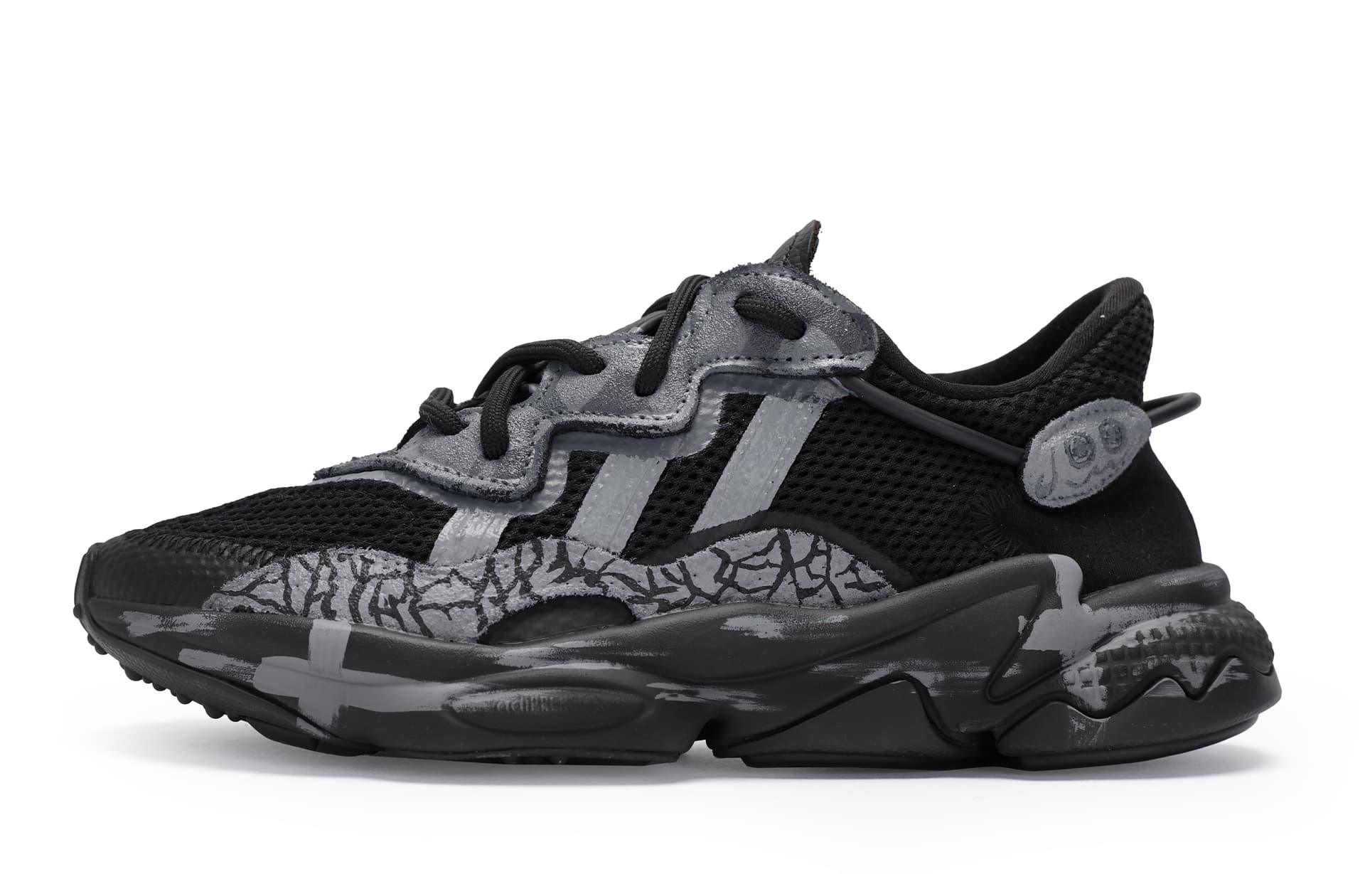 Adidas Originals Ozweego 811 Manufacturing, Dusk Of The Tomb, Special Shoe Box