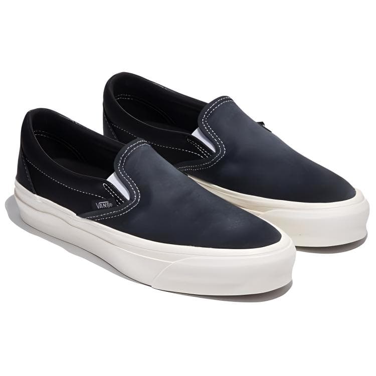 Vans on Canvas Black