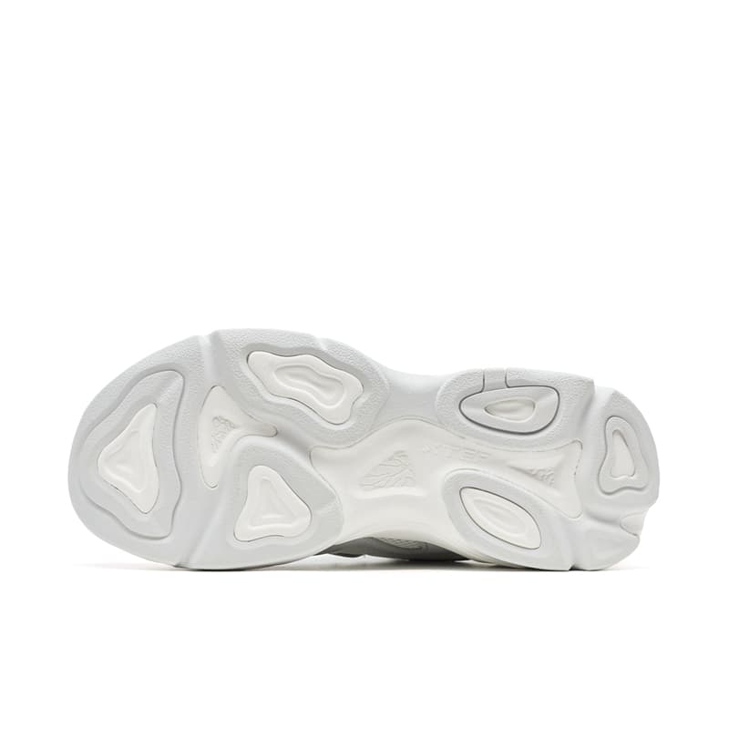 XTEP Nomadic Lightweight Sail White Phantom Gray