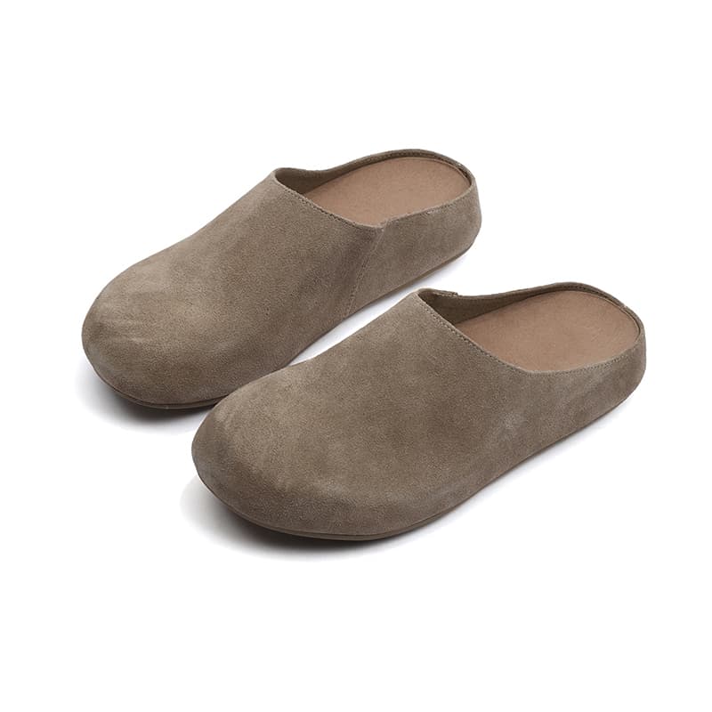 CENTRAL&KITTY Closed Toe Slippers