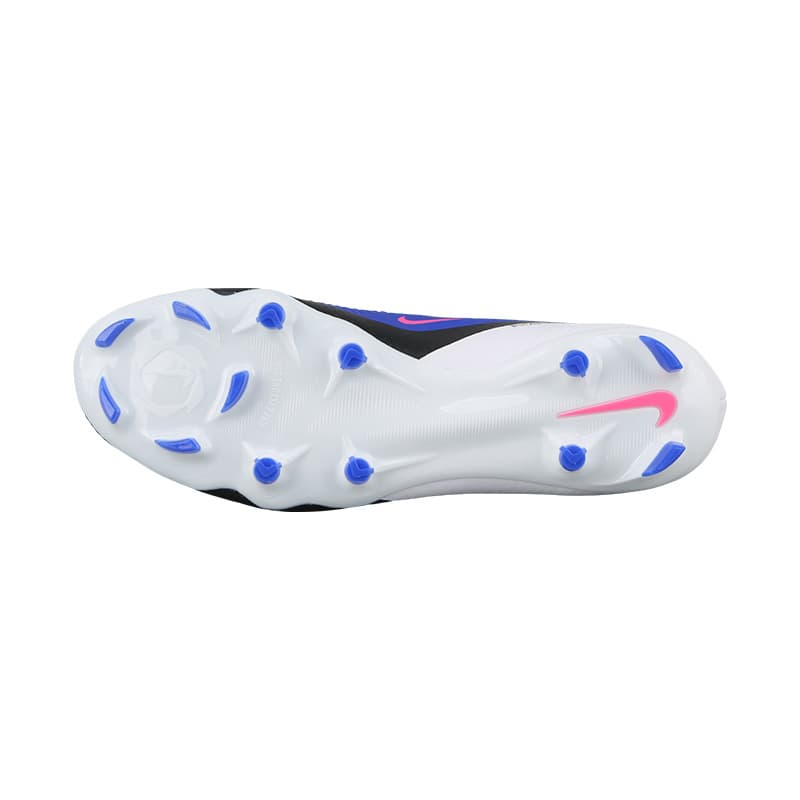 Nike Phantom 6 Mid range Soccer