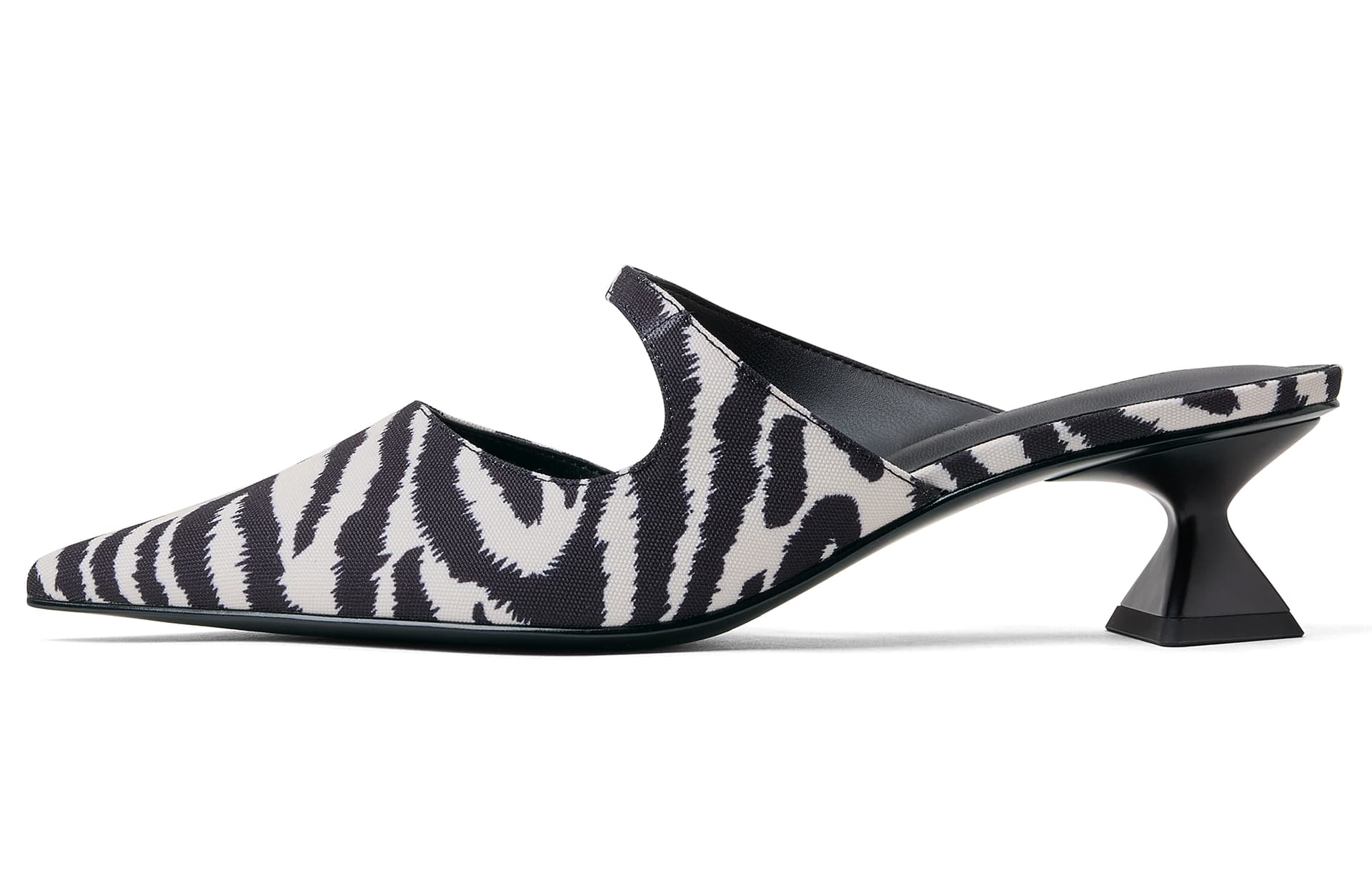 CHARLES&KEITH Composite Sole Closed Toe Slippers