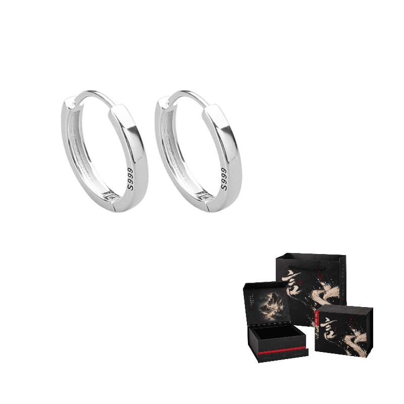 Glossy earrings A pair of large ones