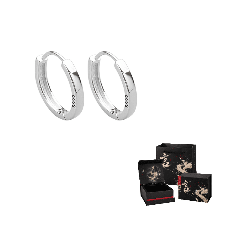 Glossy earrings A pair of small ones