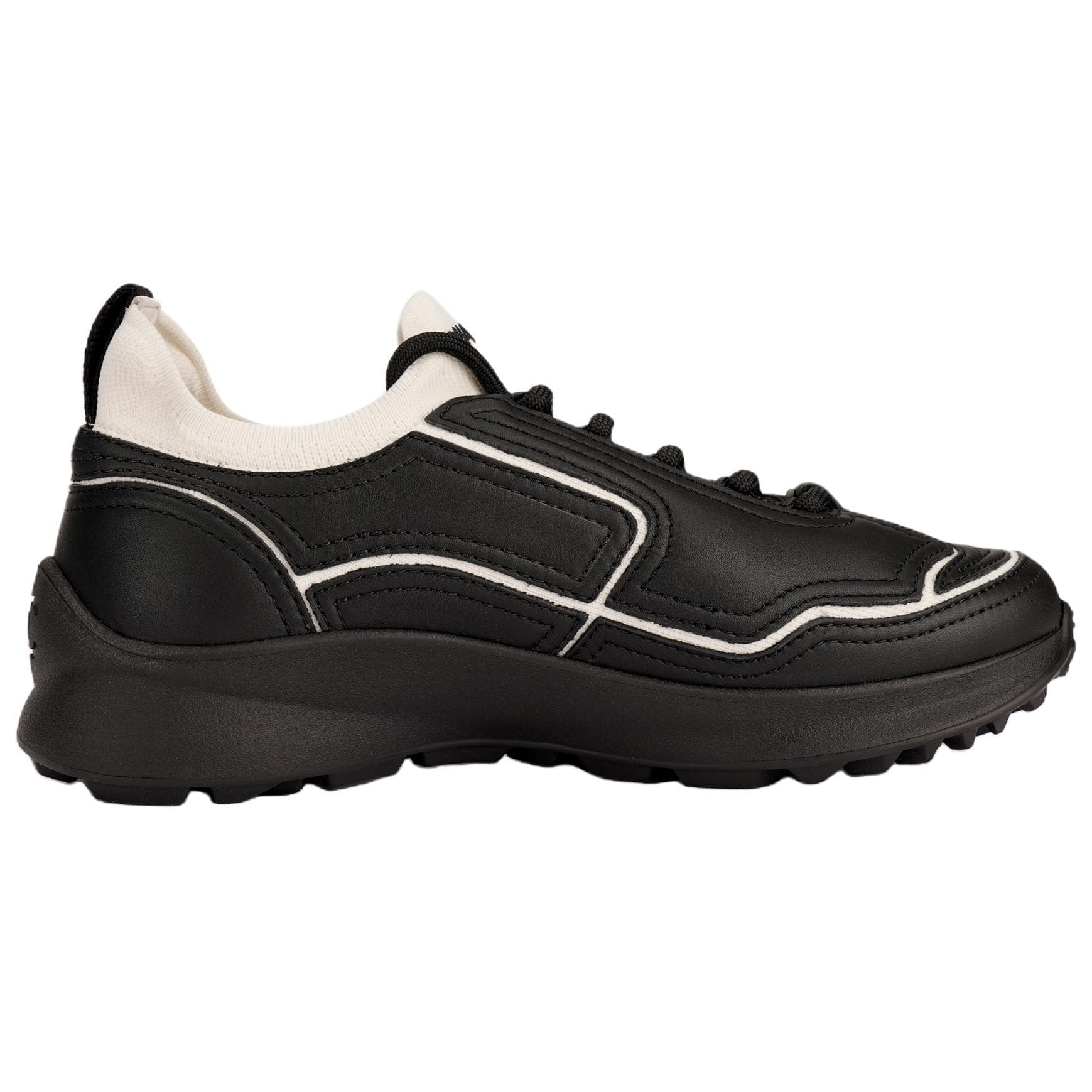 CHANEL Lowtop Black & White