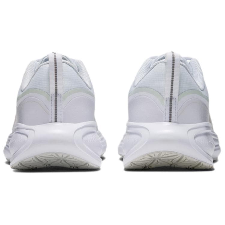 Nike REVOLUTION 8 Lowtop White