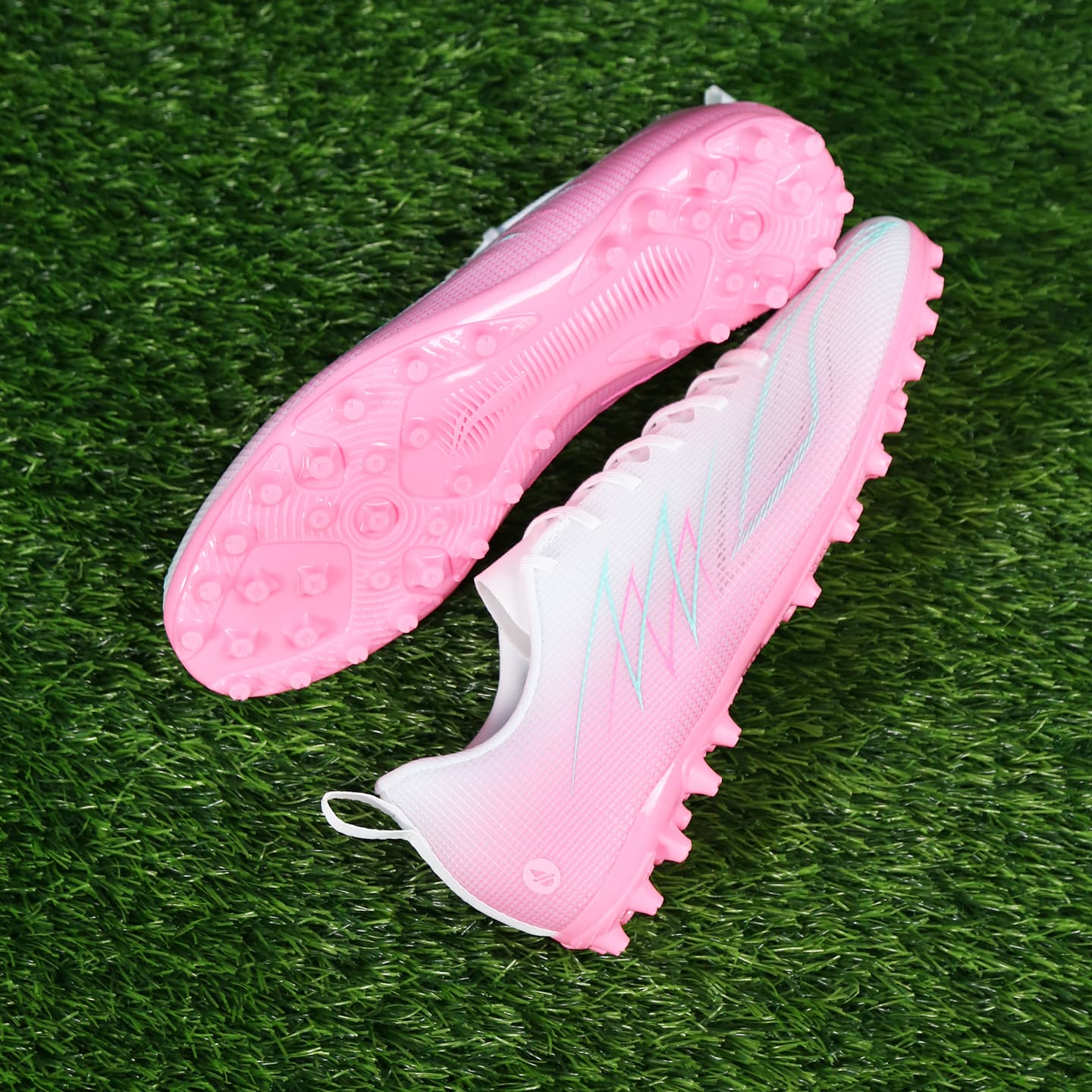 Li Ning Entry level MG Multi Ground Soccer