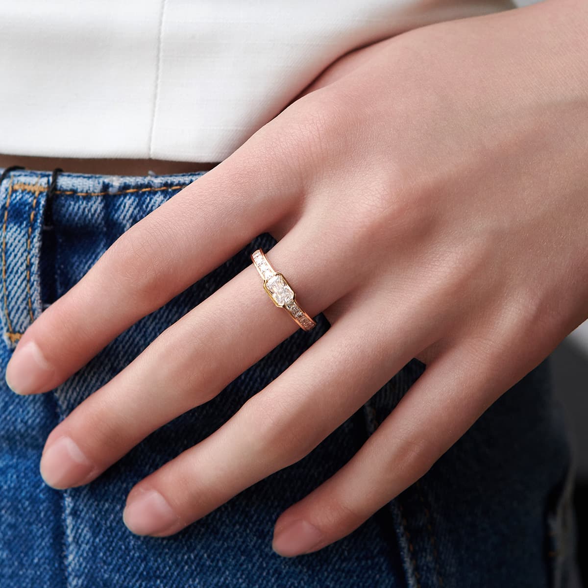 Apm Monaco Synthetic Cubic Zirconia Alloy Rings Gold