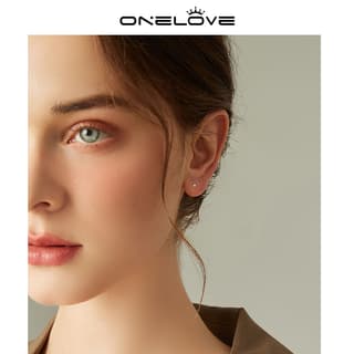 ONEKISS 990 Silver Stud Earrings