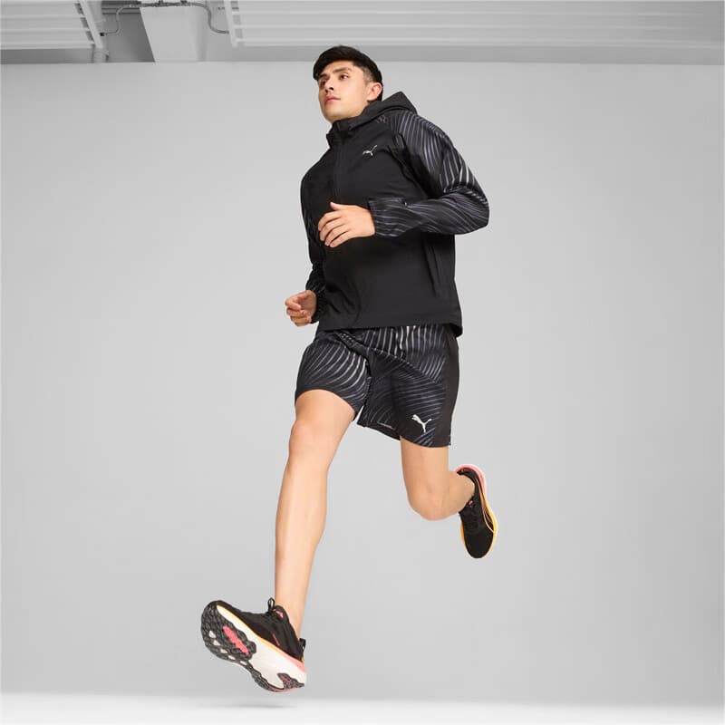 PUMA RUN FAVORITE Jackets & Black