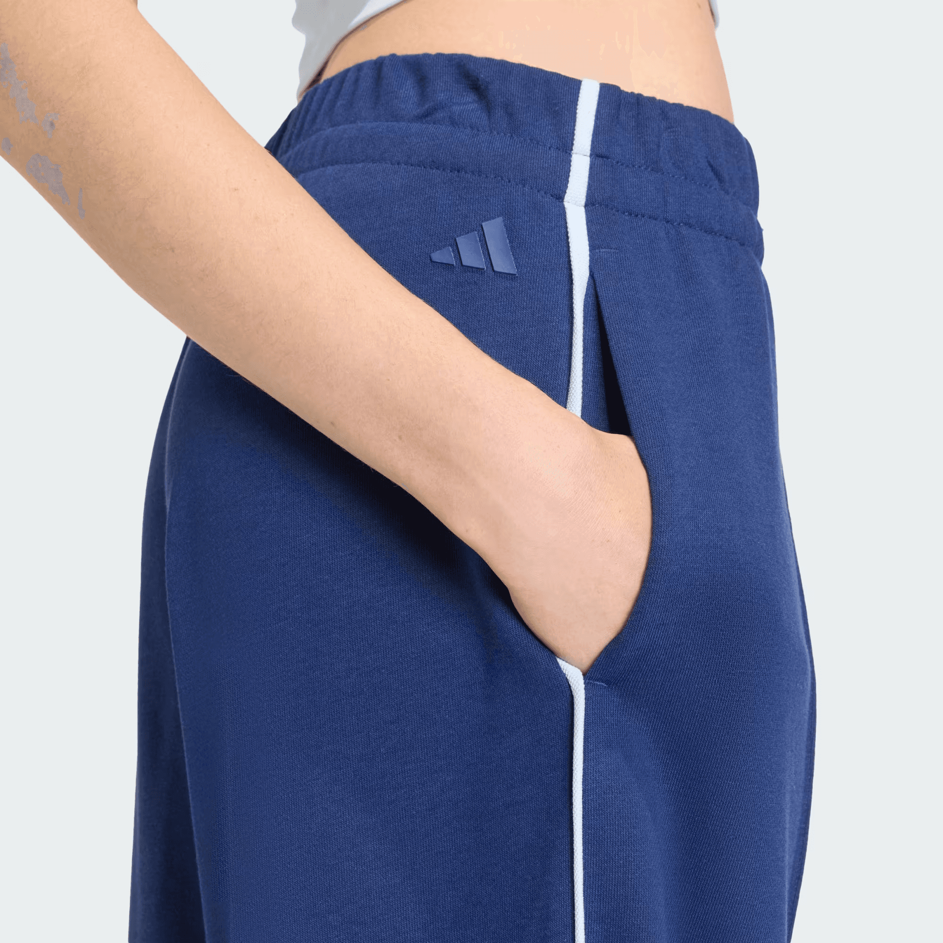 Adidas Sportswear Seasonal Essentials Colourpop With Embroidered Graphic