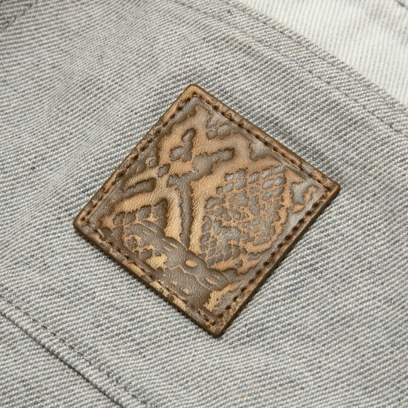 Aape logopatch trousers