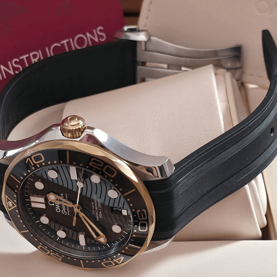 OMEGA Seahorse Collection 300m Diving Watch Automatic Mechanical Movement Watch 42mm Black Dial