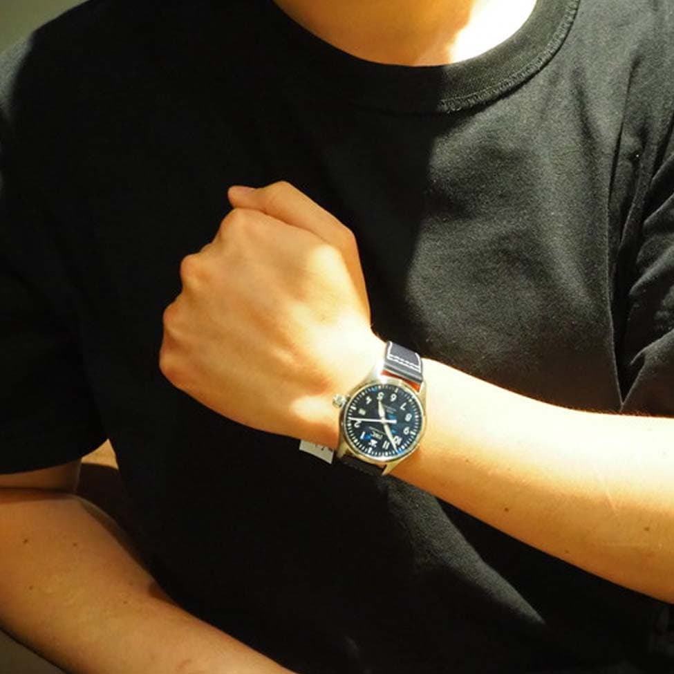 IWC Pilot Collection Mark 20 Blue Dial Automatic Mechanical Movement Date Display Watch 40mm Blue Dial