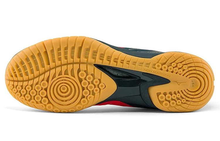 Mizuno Wave Fang Zero Red/Black