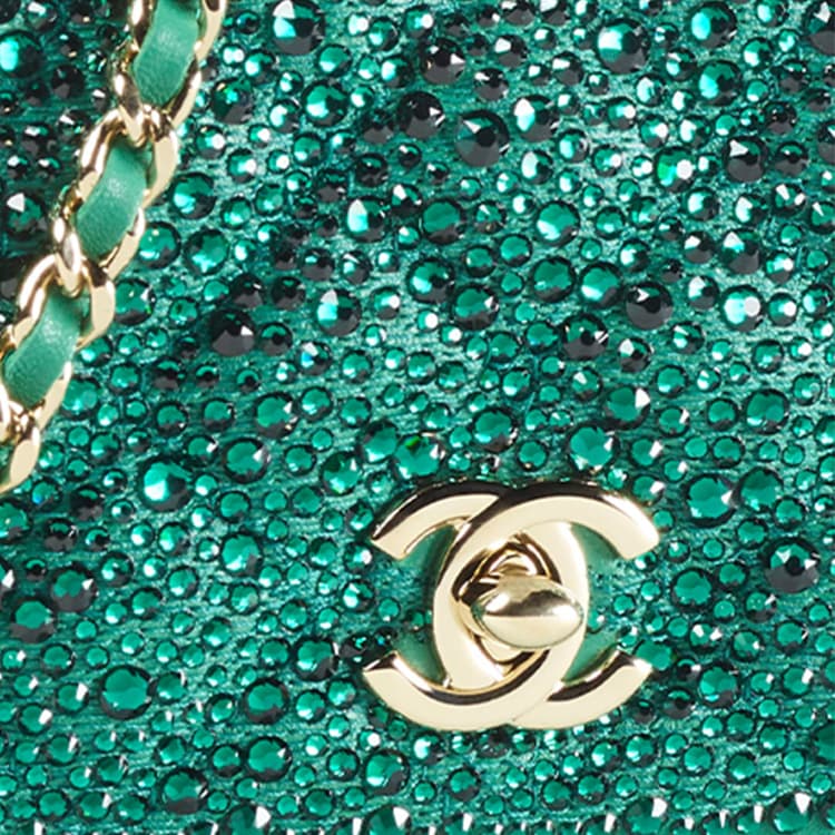 CHANEL 22A Early Autumn Sheepskin Material Gold Metal Crossbody Bag, Flap Bag Clutch Green