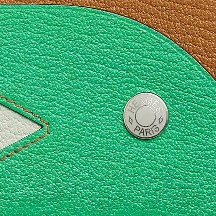 HERMES Poisson Mysore Goat Skin Card Holder Caramel/Green