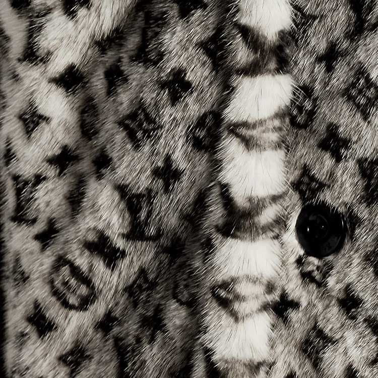 LOUIS VUITTON Fur Black White