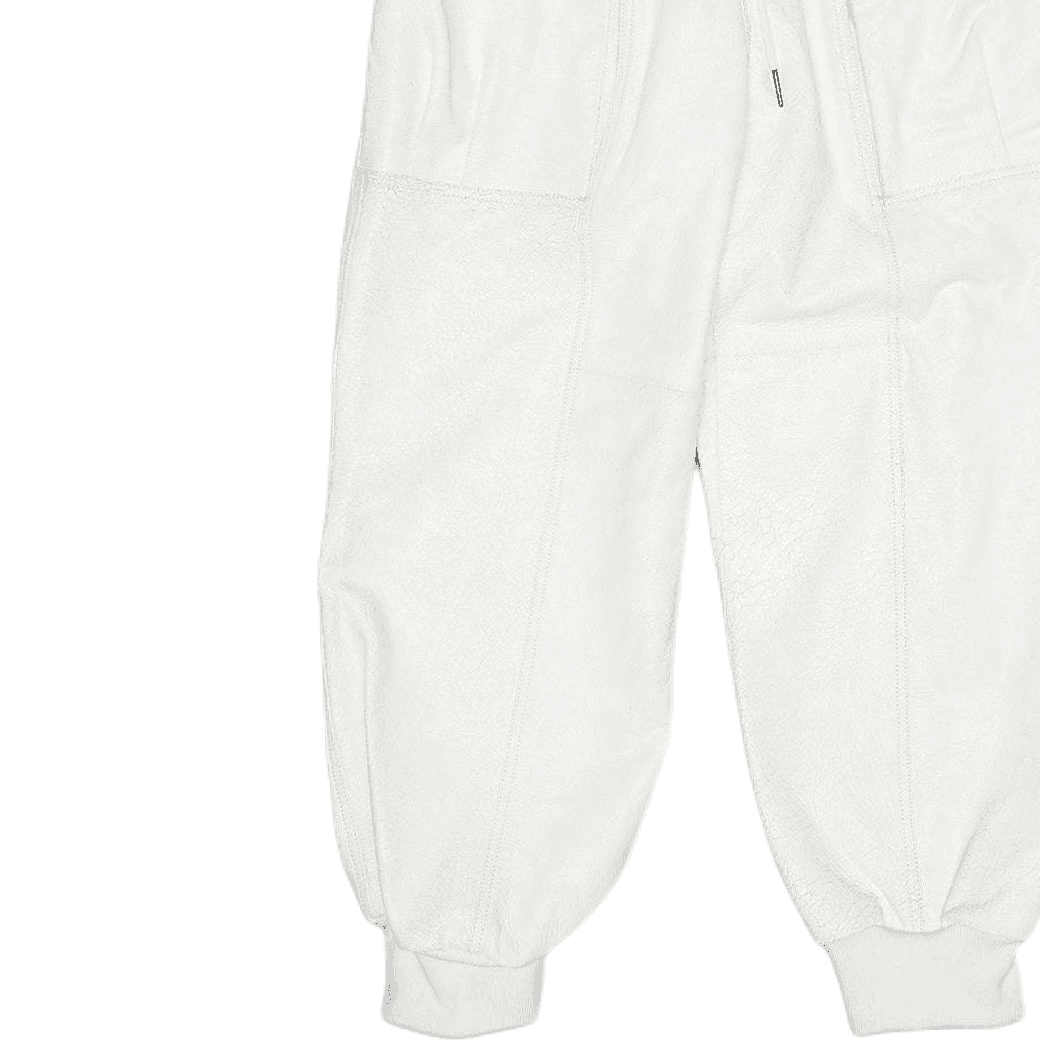 R13 White