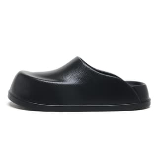 Jeep Closed Toe Slippers Black