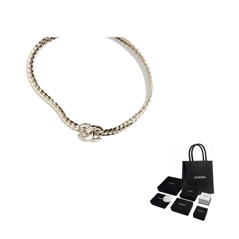 CHANEL 25S Metal Necklaces Gold