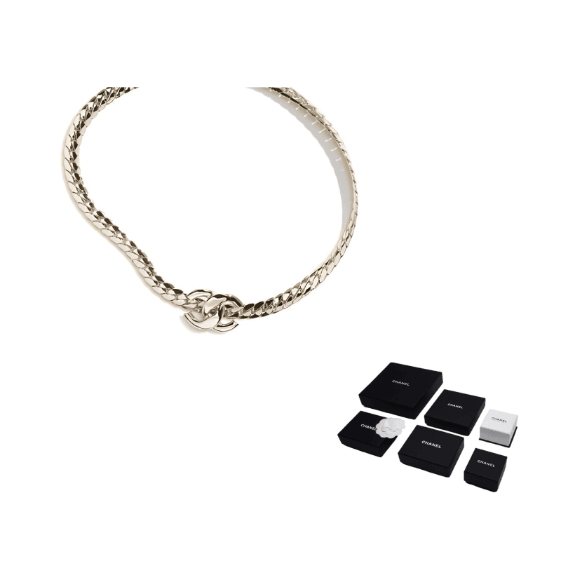 CHANEL 25S Metal Necklaces Gold