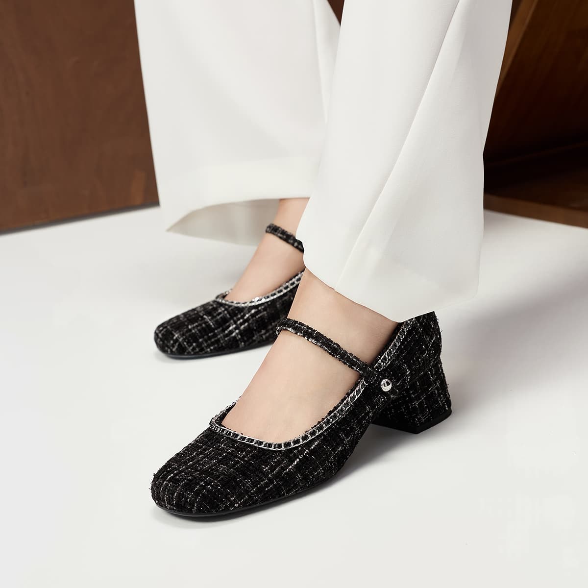 CHARLES&KEITH Small Ck Fabric Block Heel 4.6cm Black Textured