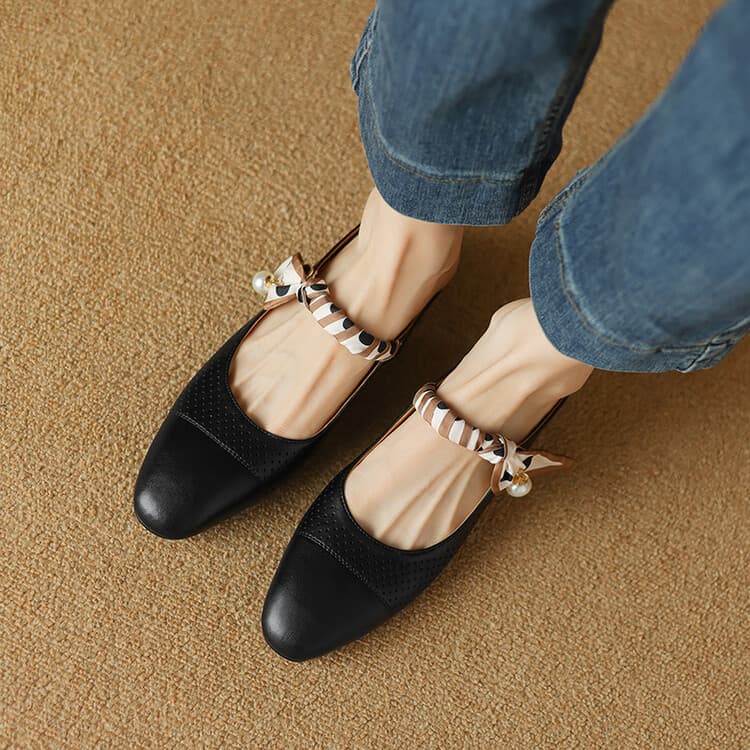 Yeezyy Reezy Closed Toe Slippers