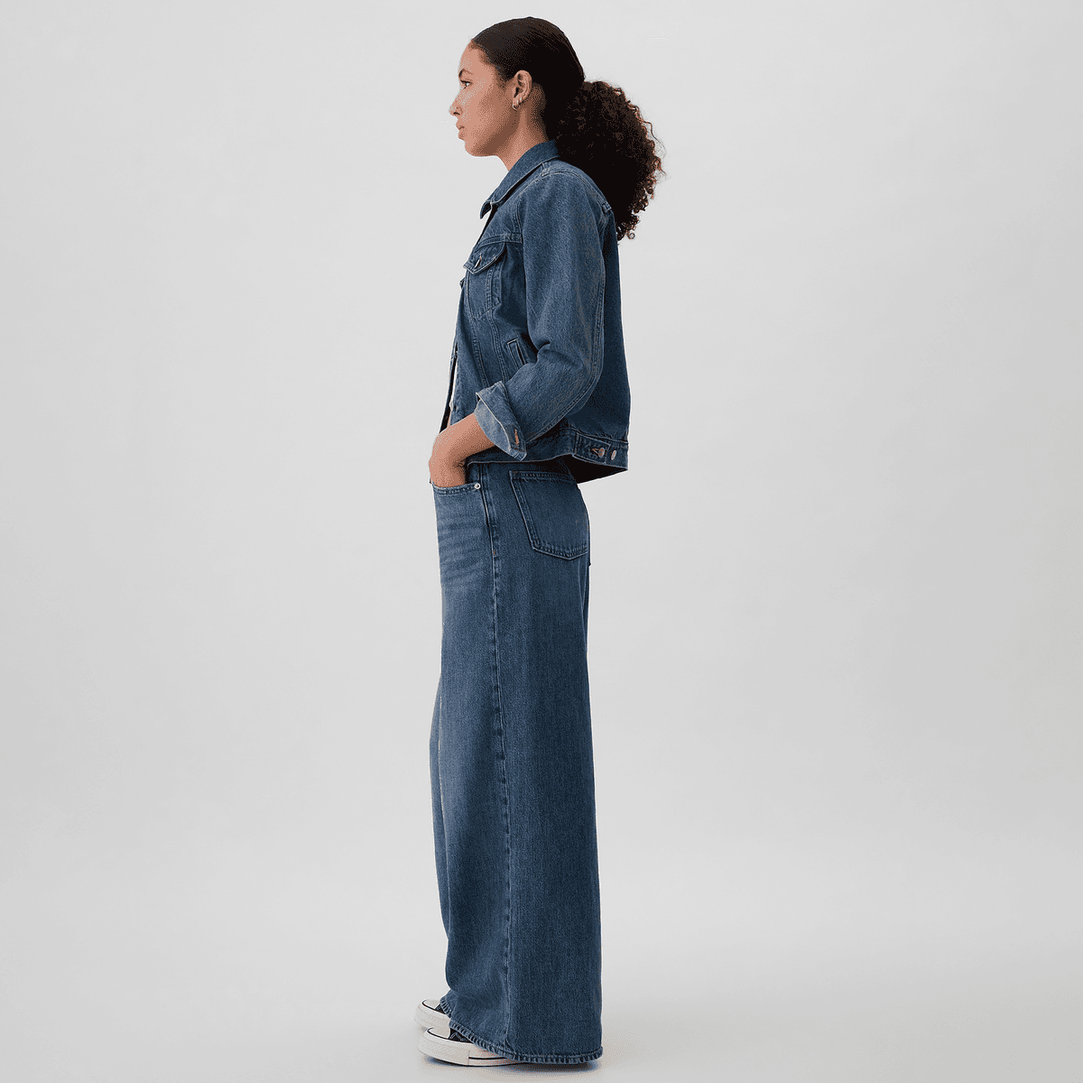 GAP Jeans Dark Color Washed Moderate Wide Leg