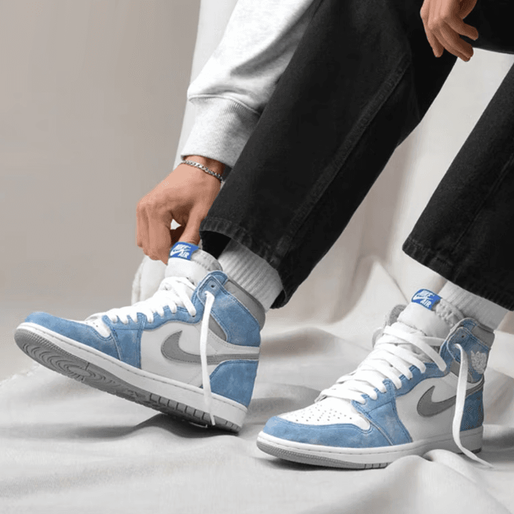 Jordan Air Jordan 1 High OG "Hyper Royal"