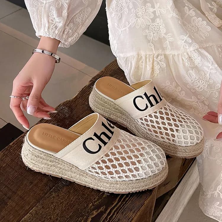 Su Yanjiao Quiet Closed Toe Slippers Ecru