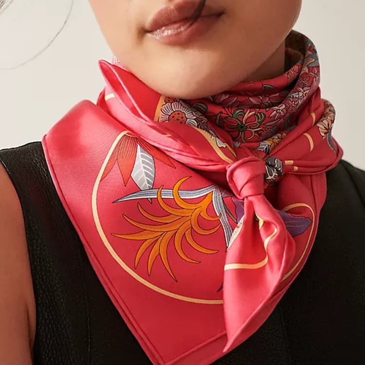 HERMES Carre Silk Red